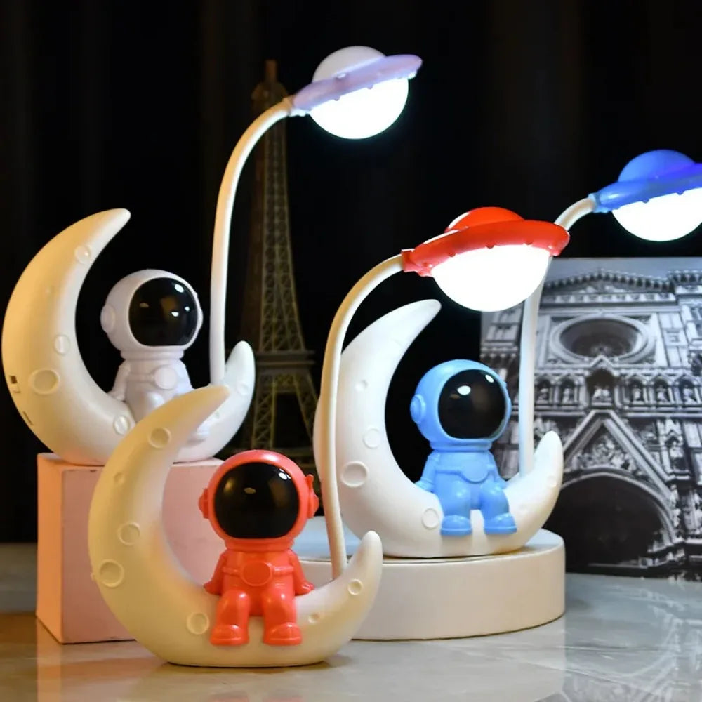 Creative Moon Astronaut Nightlight, LED Small Desk Lamp For Bedroom Decoration, Christmas Gift neon sign night light