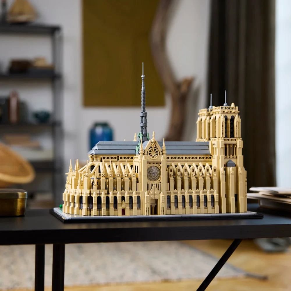 In stock 4383 pcs Notre-Dame de Paris Architectural Model Kit 21061 Collectible Building blocks Set for Adults Gift