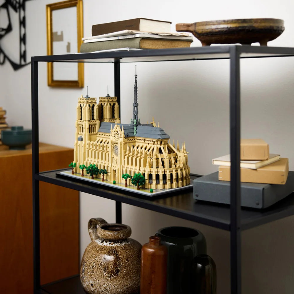 In stock 4383 pcs Notre-Dame de Paris Architectural Model Kit 21061 Collectible Building blocks Set for Adults Gift
