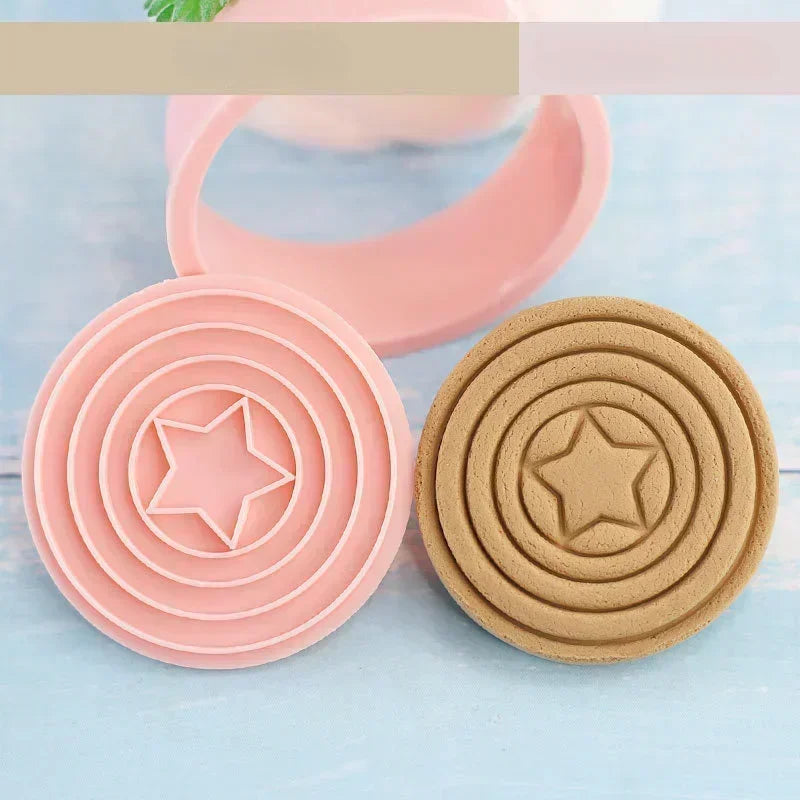 8pcs/set Cookie Cutter Q Version Spidermans Hulk Ironmans Captain America DIY 3D Cartoon Biscuit Molds Baking Tools