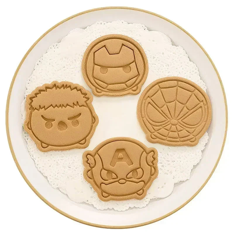 8pcs/set Cookie Cutter Q Version Spidermans Hulk Ironmans Captain America DIY 3D Cartoon Biscuit Molds Baking Tools
