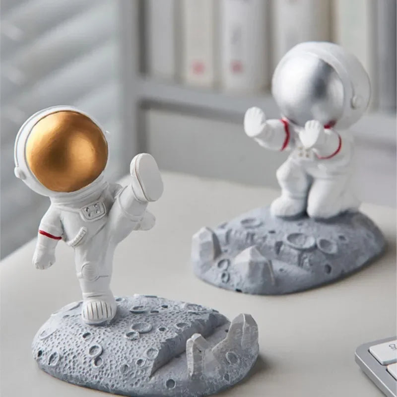 Nordic Astronaut Phone Stand - Spaceman Desk Holder for Office Decor, Cute Mobile Bracket, Unique Gift for Men/Kids